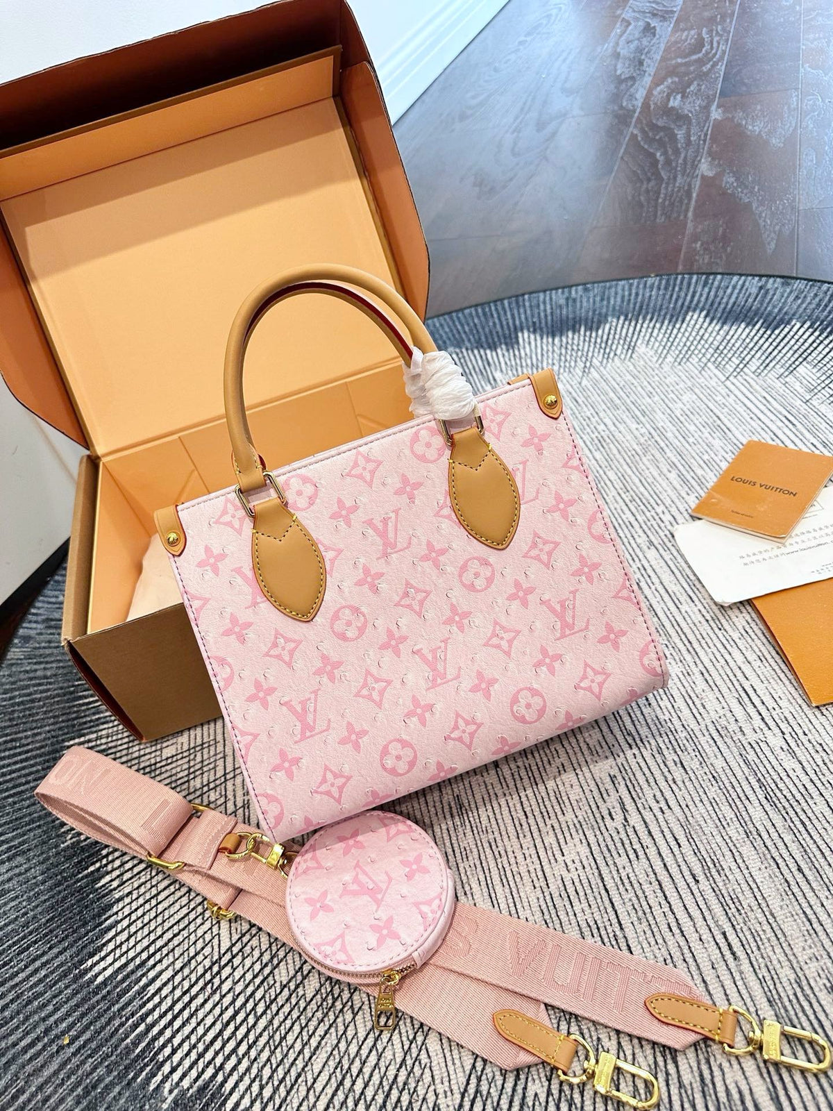 L 26SS Women's Tote Bag CWT1326081008
