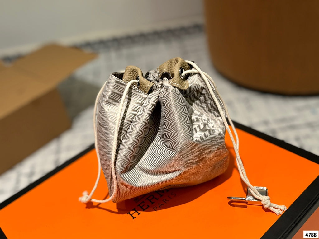 H Picotin18 Multicolor Bucket Bag 0724101014