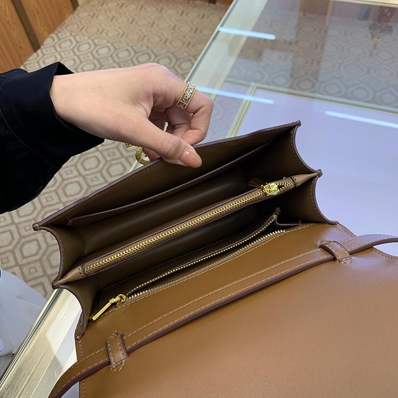 Fashion New Women's Bag, Simple And Solid Color Tofu Bag 1024010302