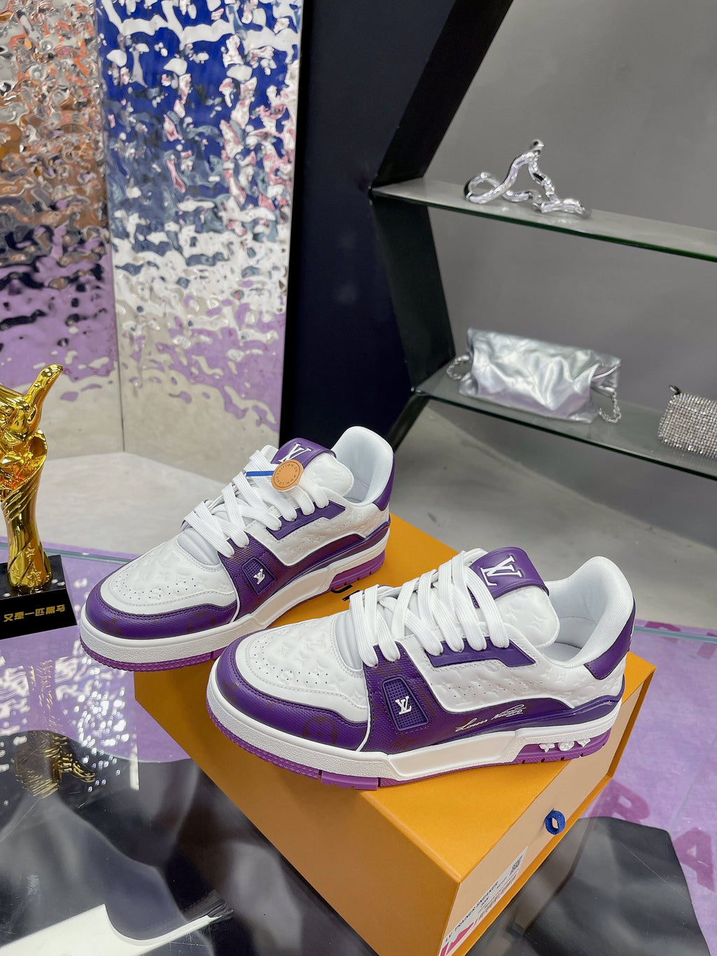 L couple limited series casual embossed sneakers 0725012401