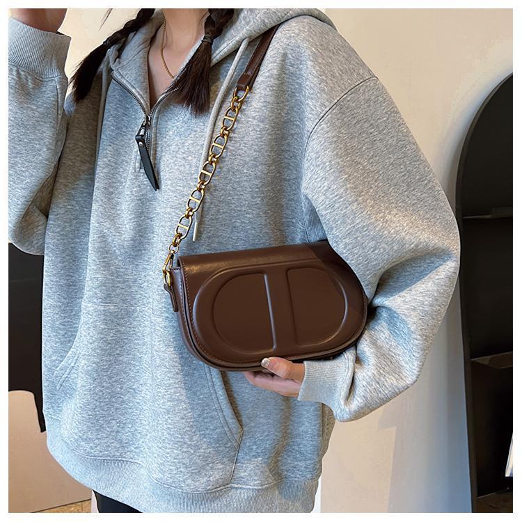 New Fashion Shoulder Crossbody Saddle Bag 1024070320