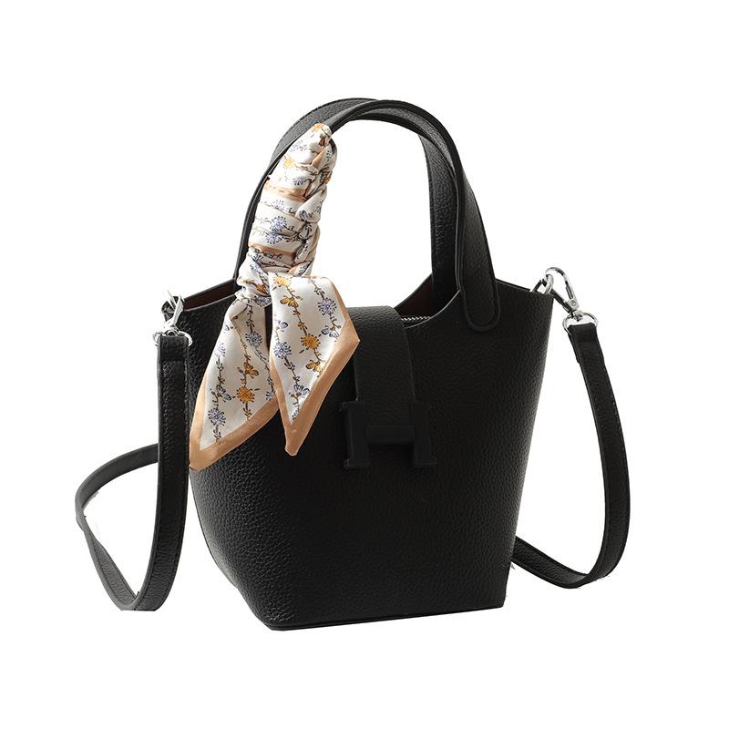 All-match Fashion Portable Messenger Bag 1024041612