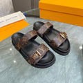 New V Logo Printed Sandals Fashion Casual Beach Flip Flops 02052501