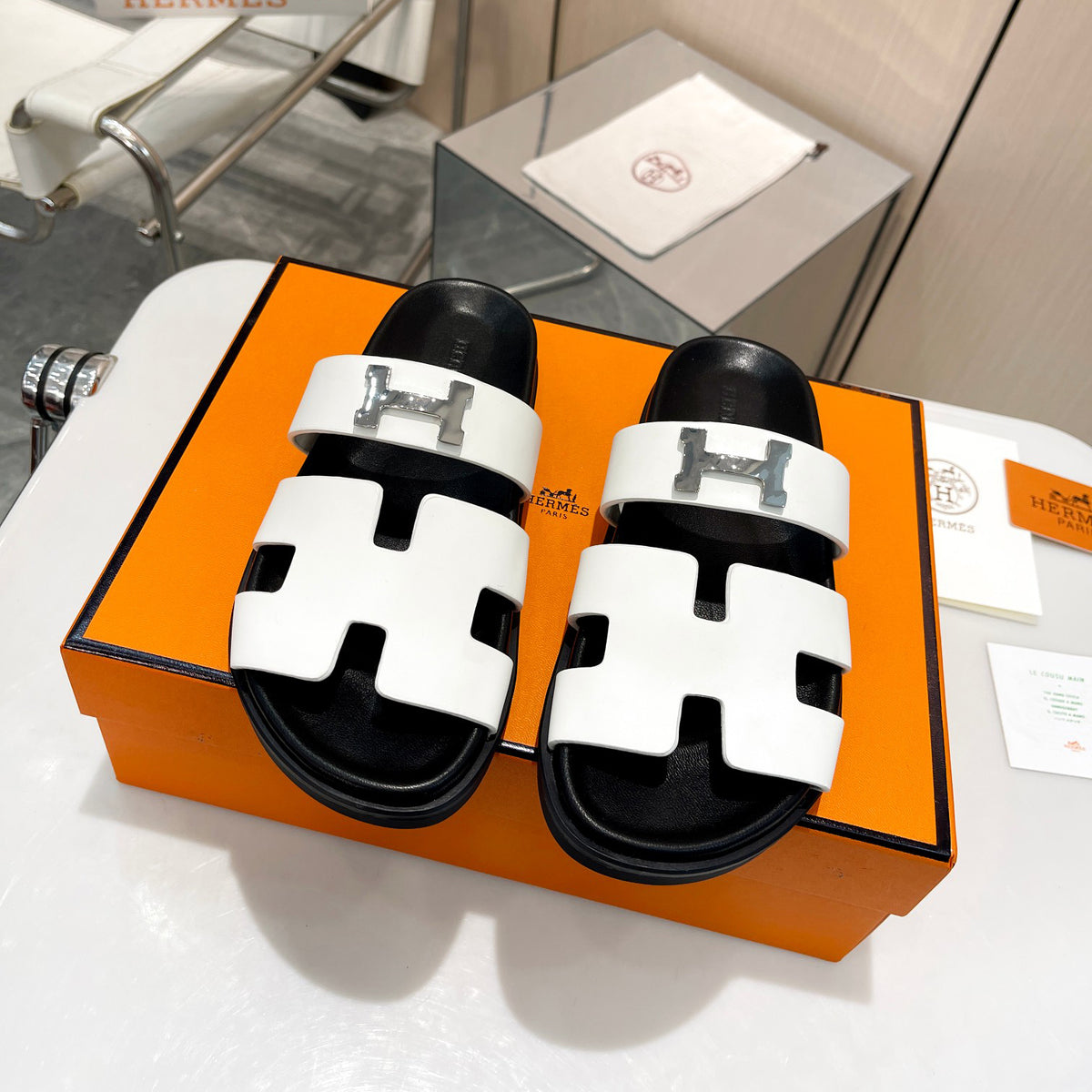 New style classic sandals 1824031913