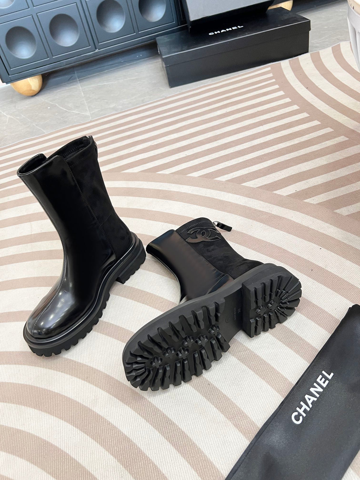 Thick-soled Knight Boots 0724110504