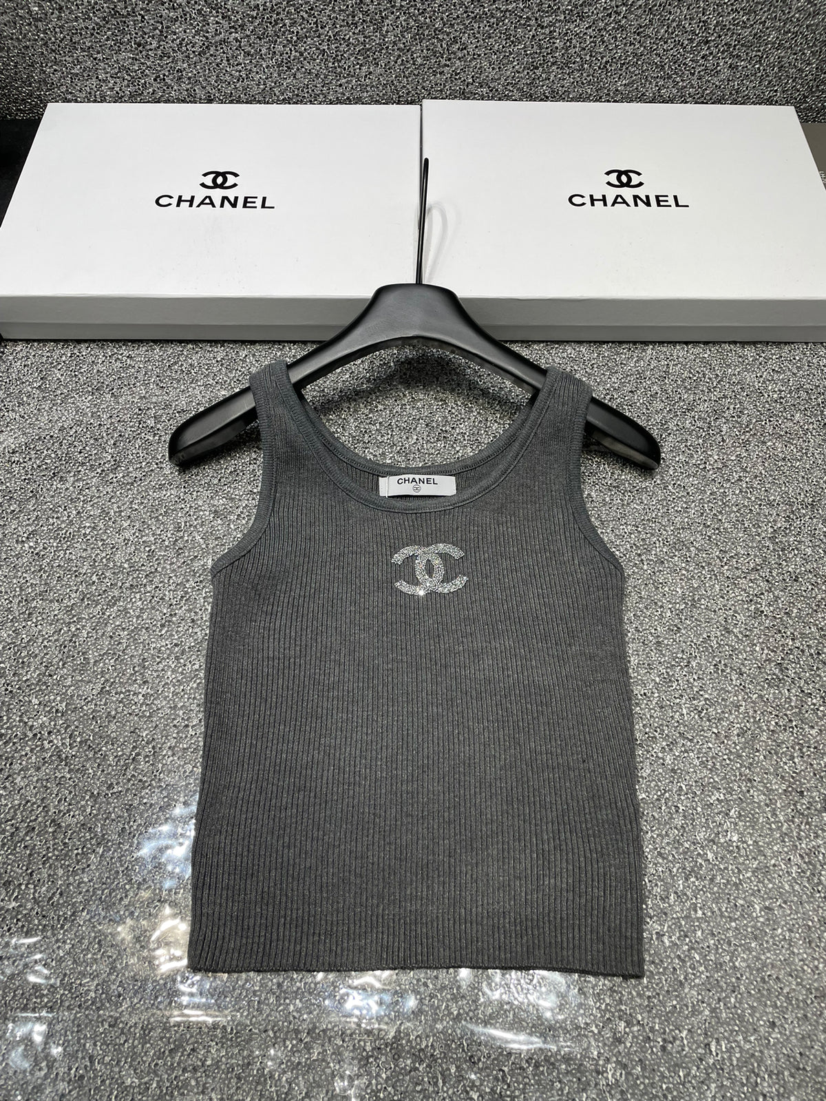 Summer new simple hot stamped letter knitted vest 0724042301