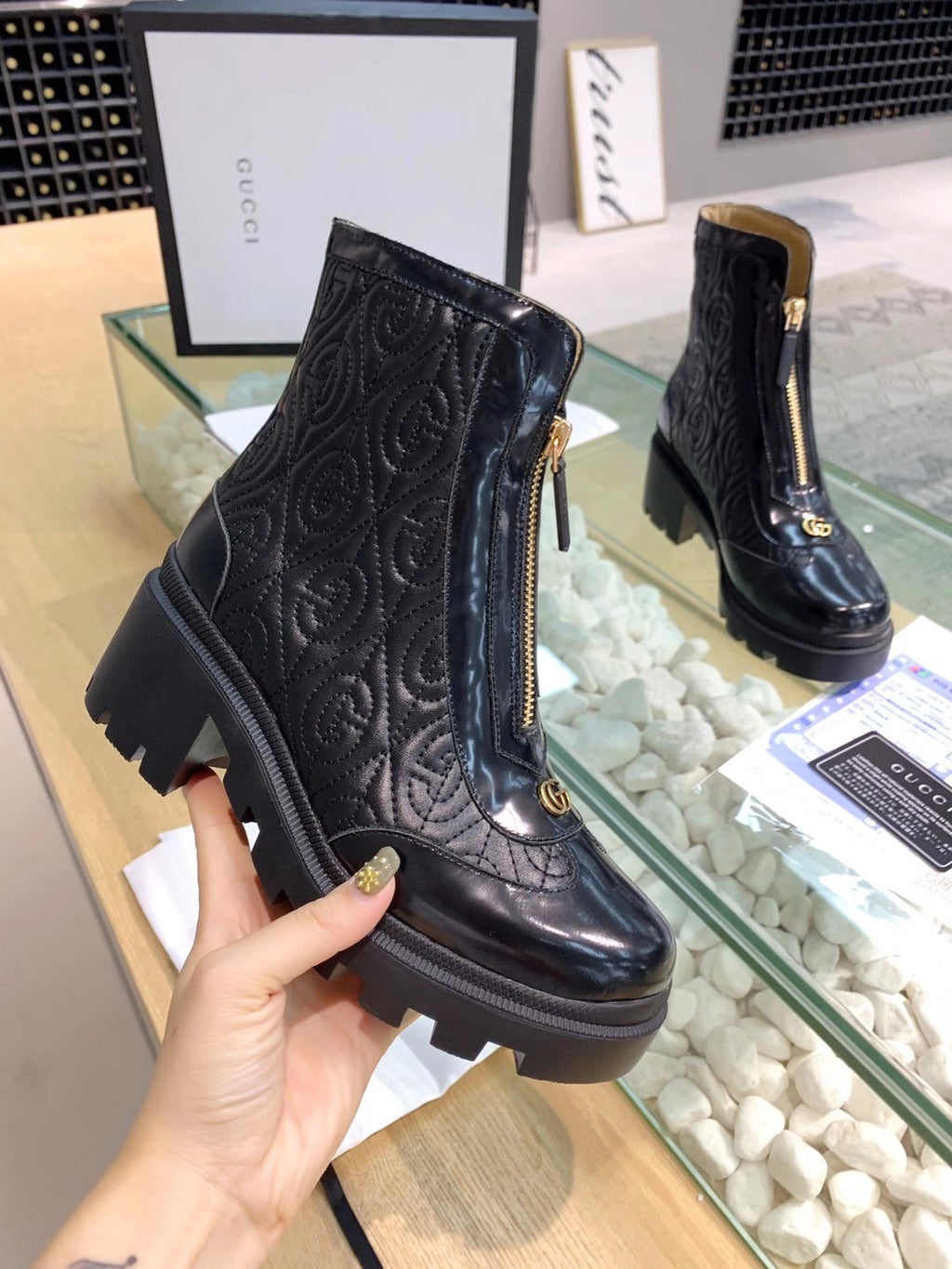 24ss fashionable embossed short boots 0724110502