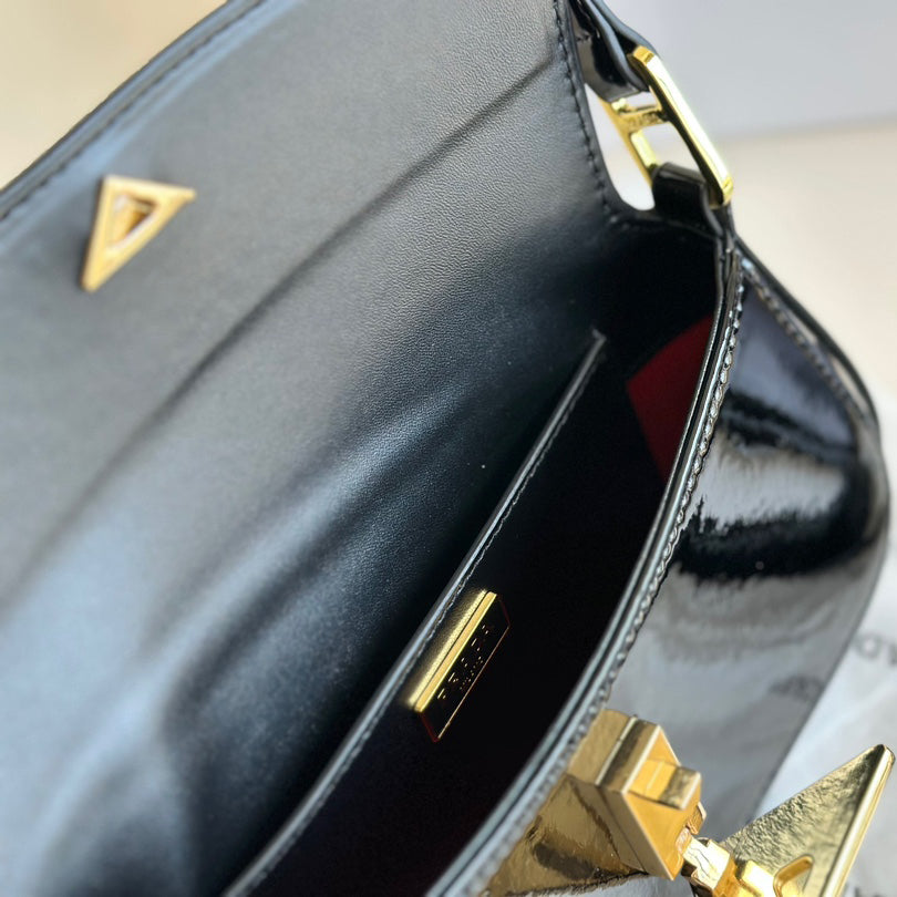 Patent leather armpit bag 1824042101