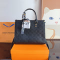 L embossed tote bag XC24092522