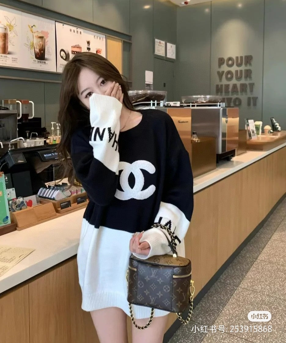 Trendy contrast color sweater XC0823103004
