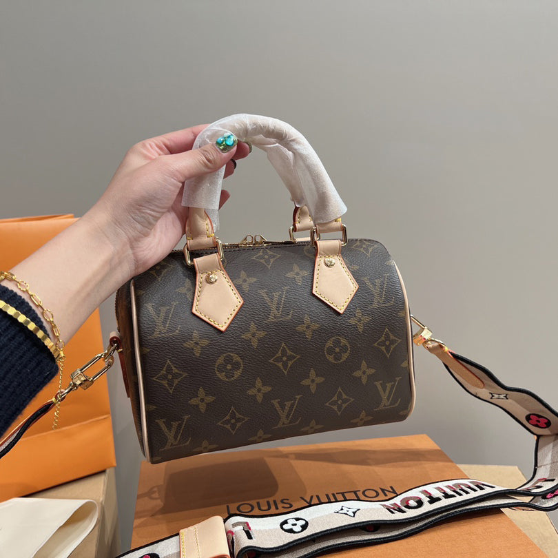 High Quality Wide Strap Pillow Bag