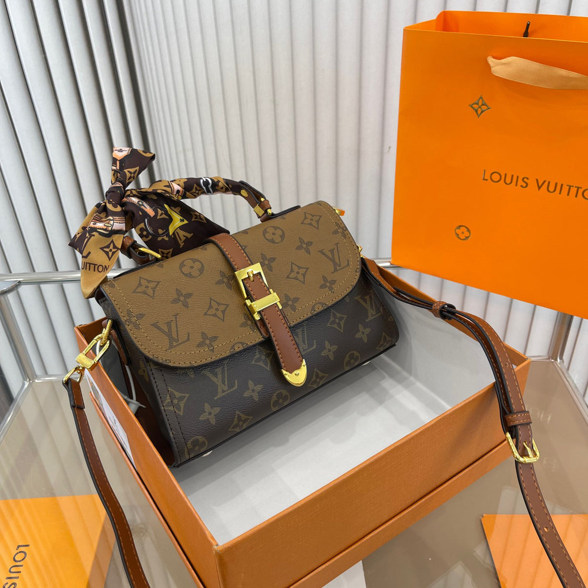New Trendy V Logo Handbag Crossbody Bag XC16060302
