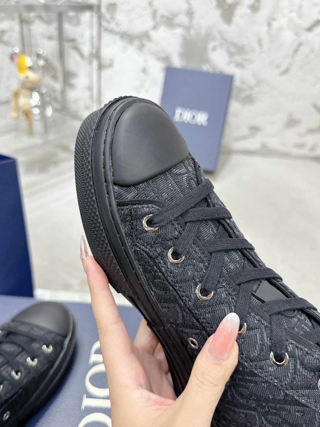 CD B23 High-Top Sneaker 1824120909