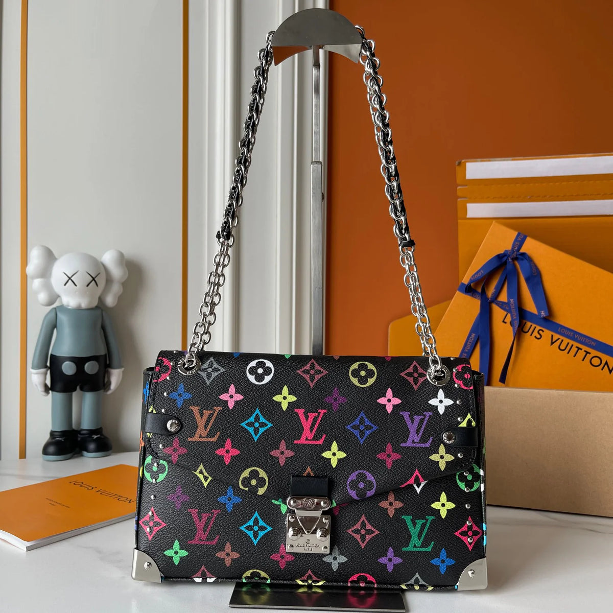 Luxury Vintage Black Color Handbag 1025060402