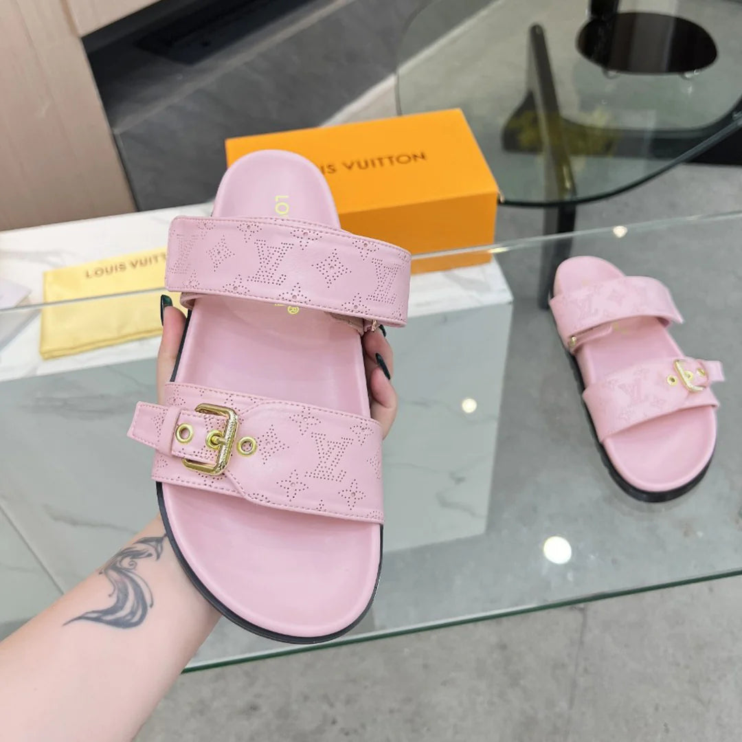 Ladies new fashion versatile sandals and slippers 1024032723