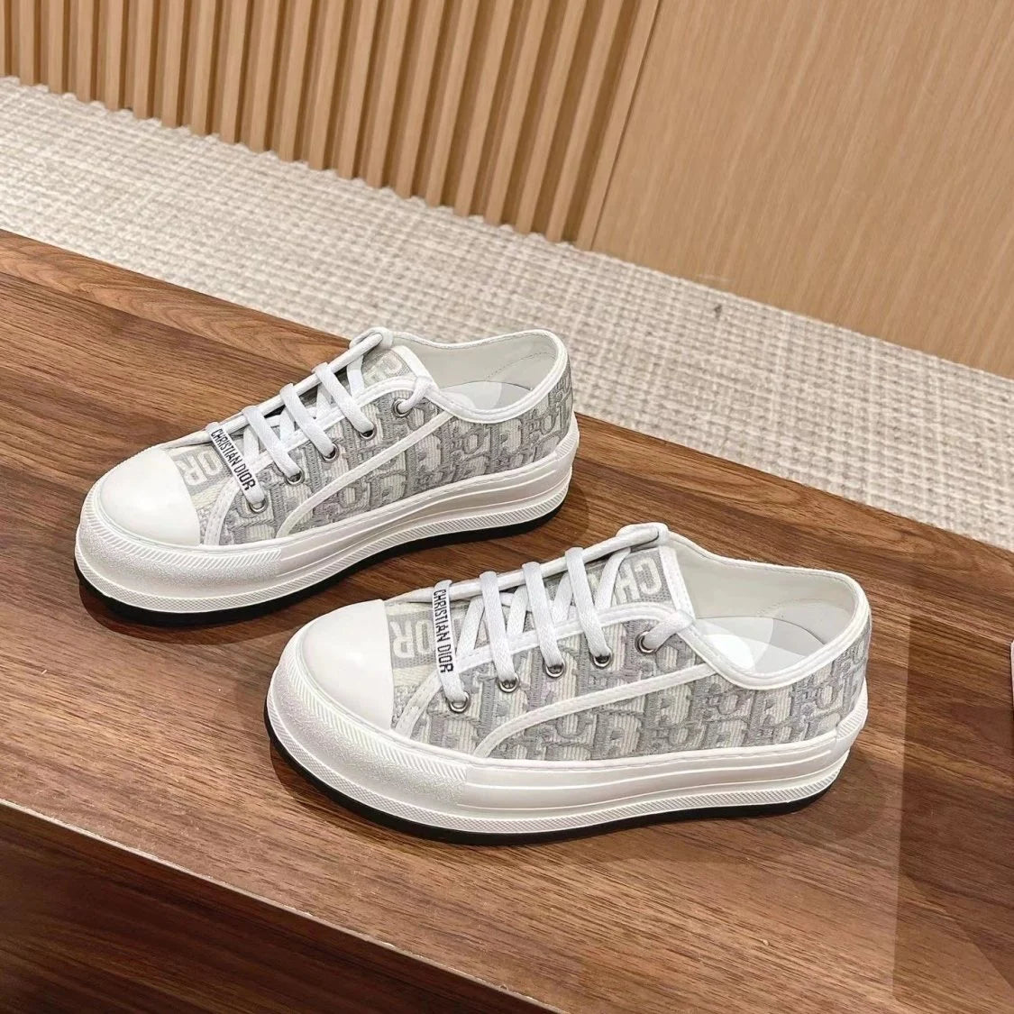 Embroidered Canvas New Genuine Leather Height Increased Thick-soled All-match Casual SneakersPD052412403
