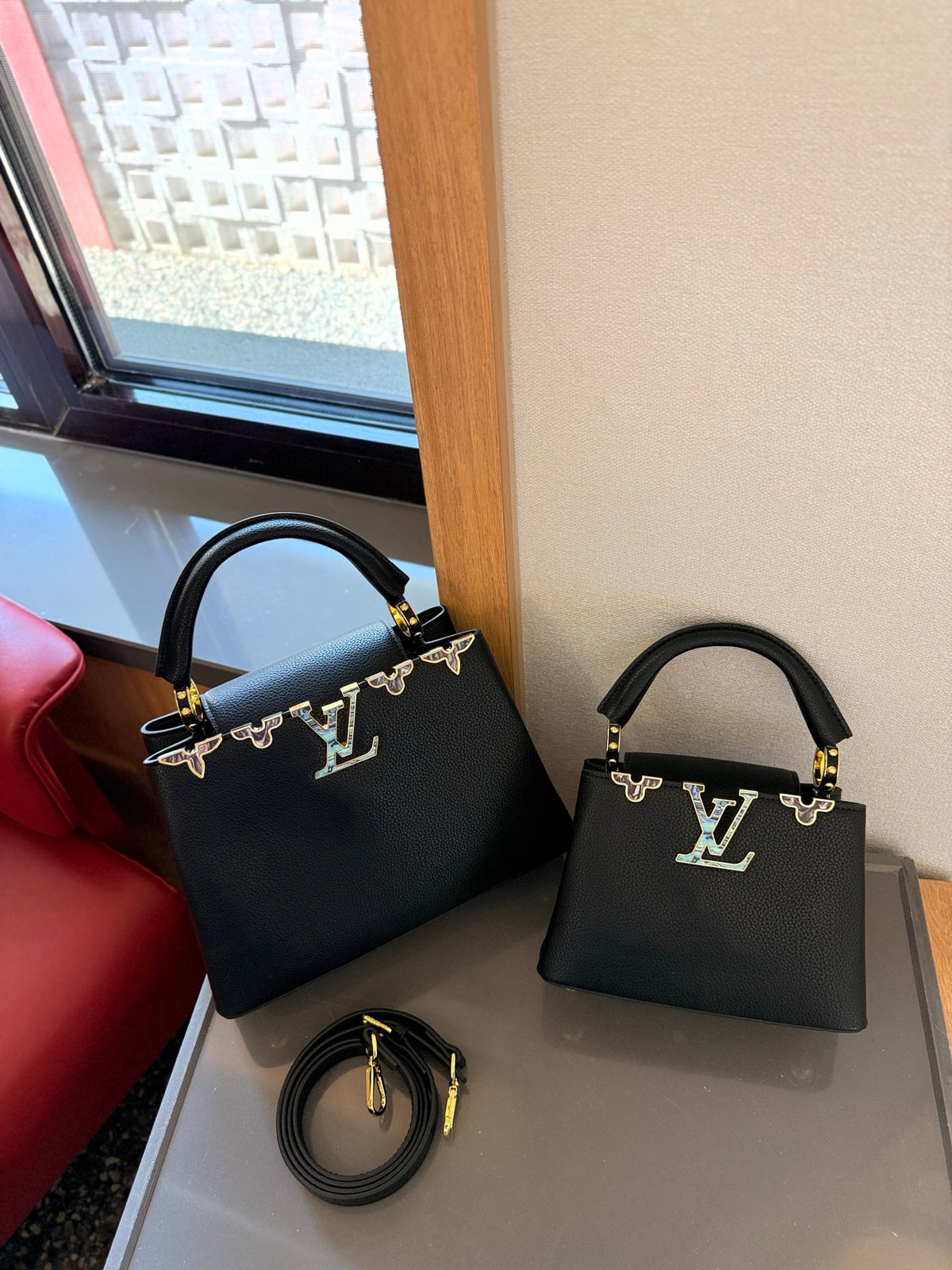 L Fashion Capucines Handbag 0725022602