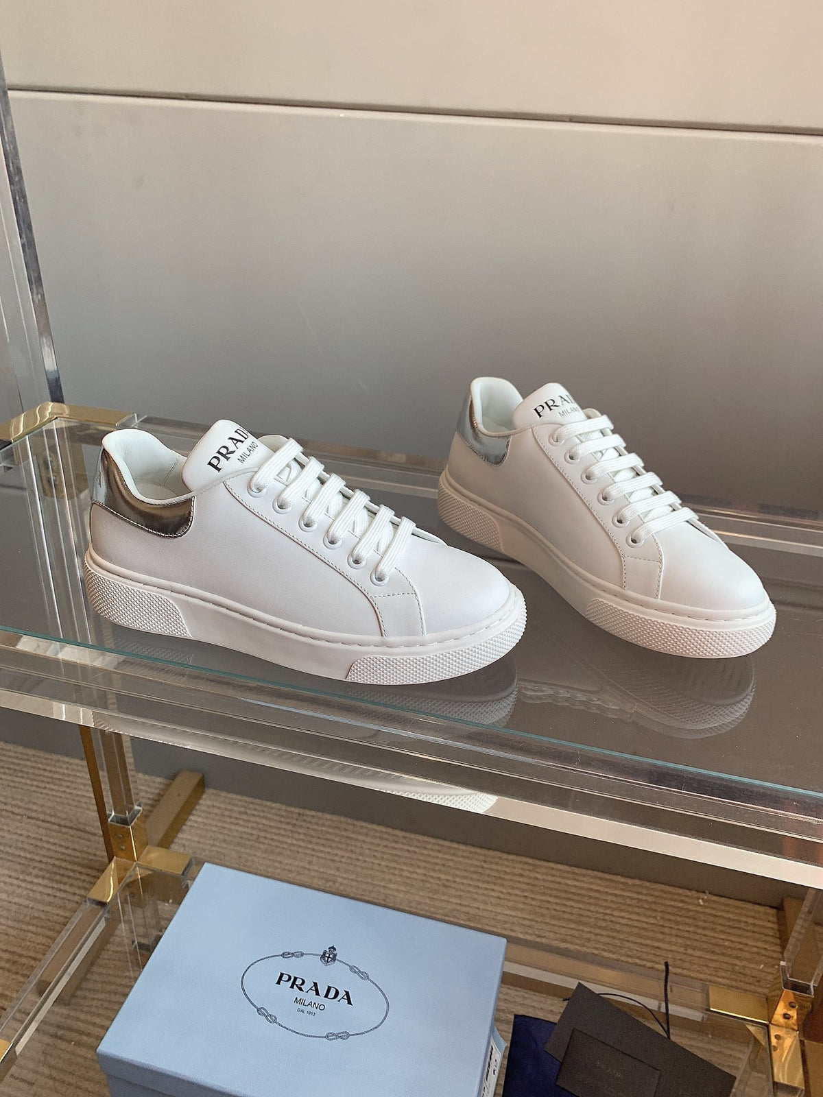 P classic siLer tail couple white shoes 0724111112