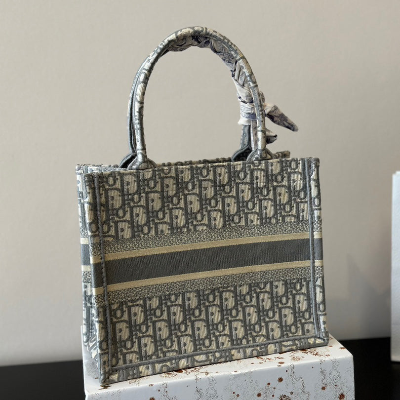 Classic luxurious book tote bag 1824041109