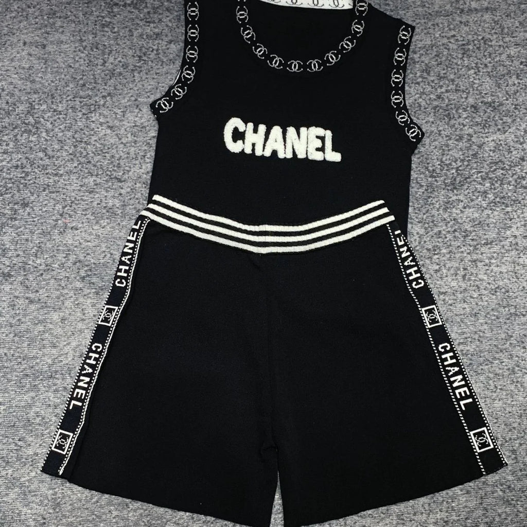New Style Personalized Western Style Classic Knitted Slim Fit Bottoming Vest Set 1024022909