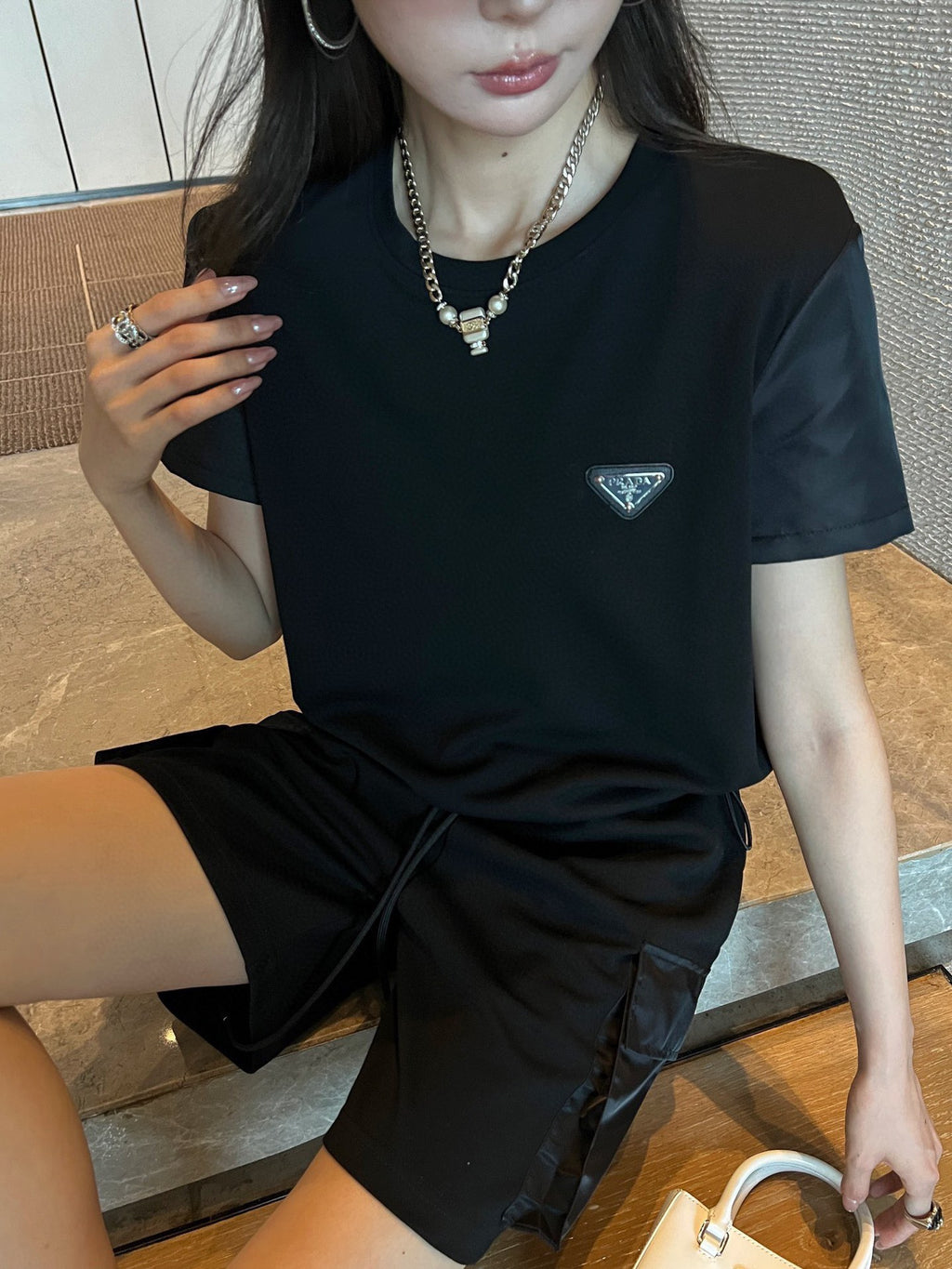 P 24ss new suit round neck splicing sweater shorts suit 0724071806