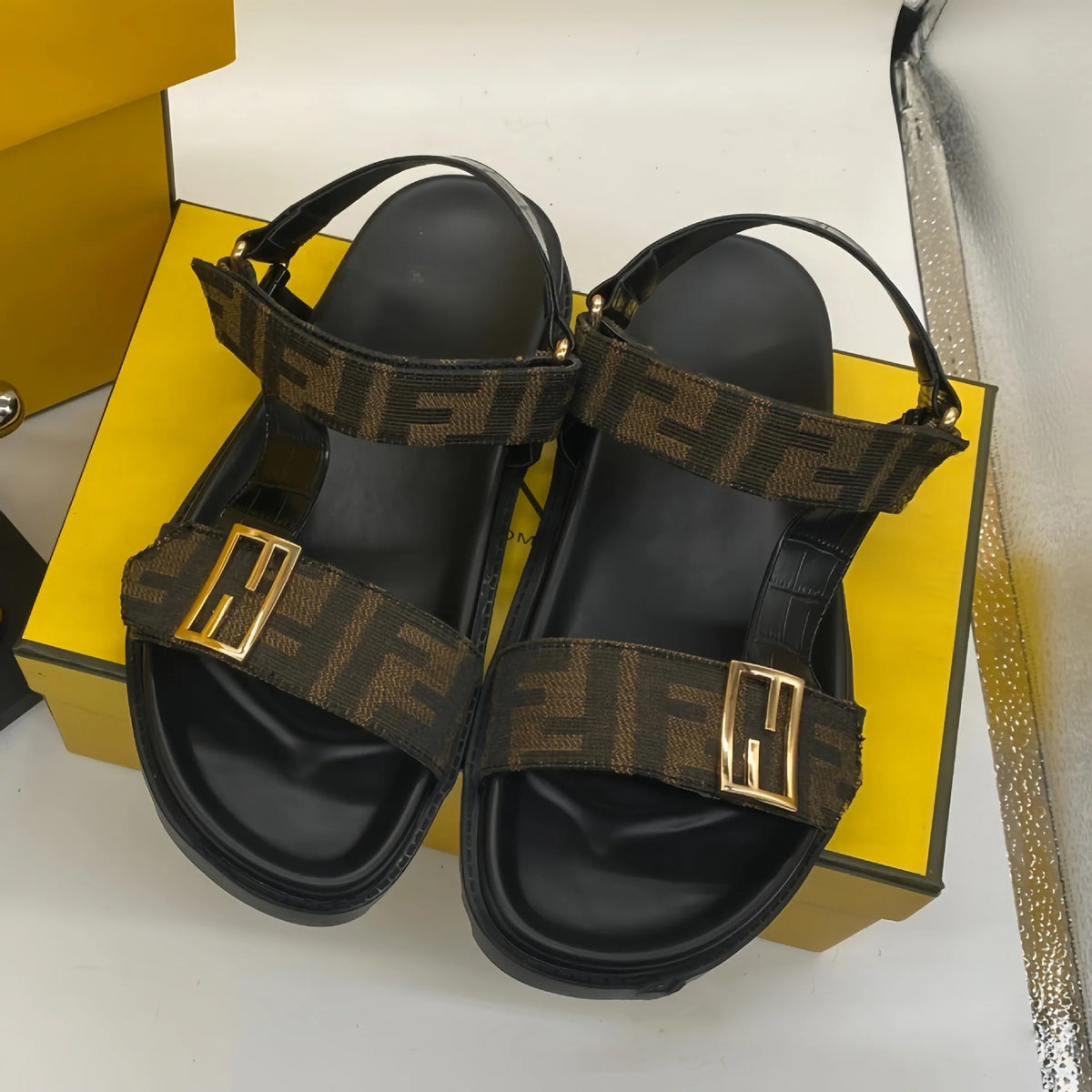 Double Buckle Thick Sandals 1025040204