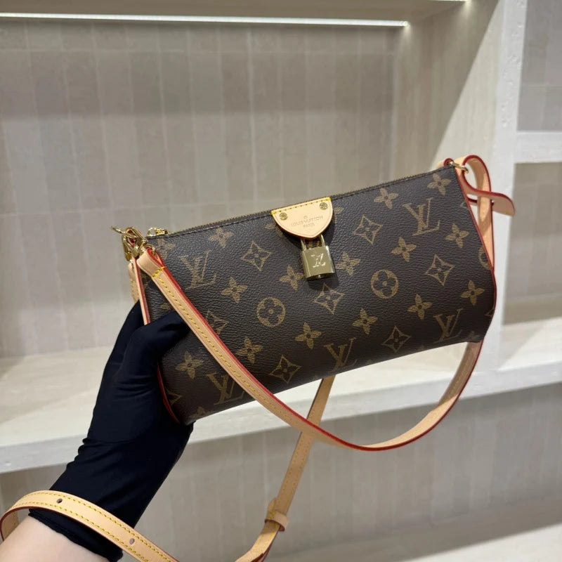 L 26ss Women's Shoulder Bag CWT1326090113