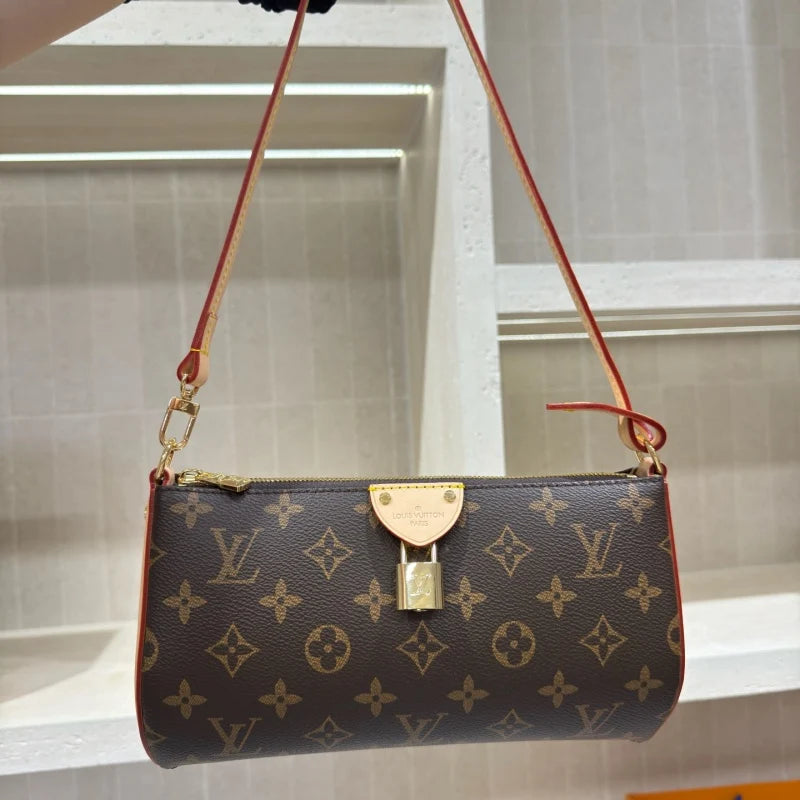L 26ss Women's Shoulder Bag CWT1326090113