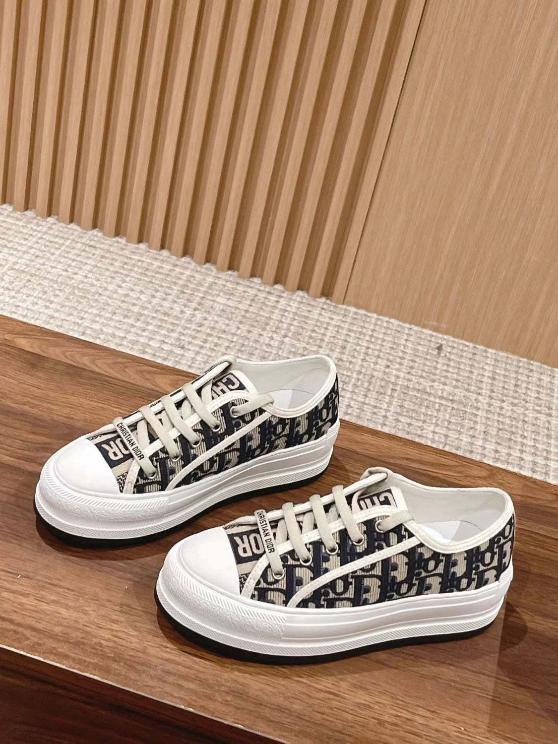 Embroidered Canvas New Genuine Leather Height Increased Thick-soled All-match Casual SneakersPD052412403