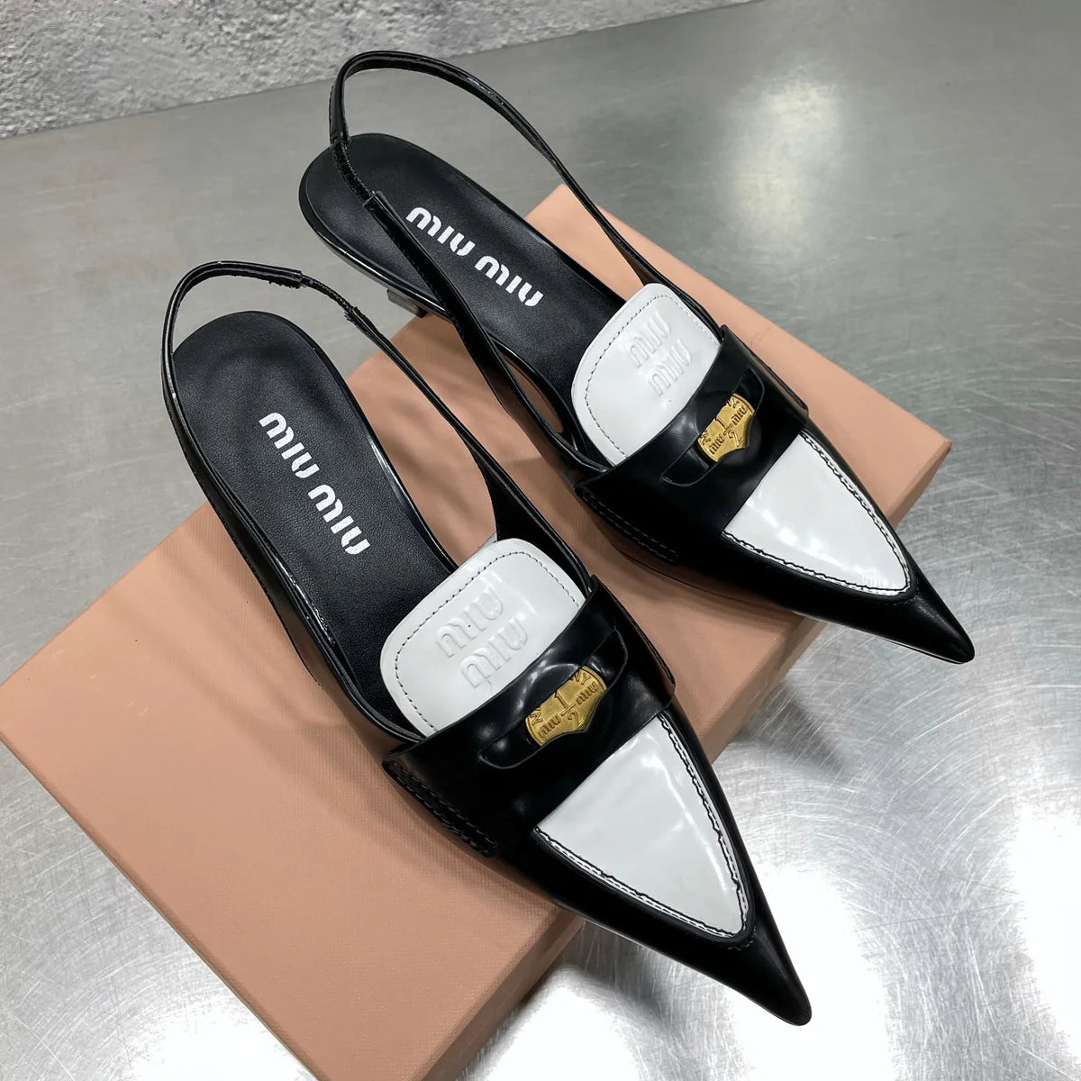 New Kitten Heel Pointed Toe Sandals 1025062403