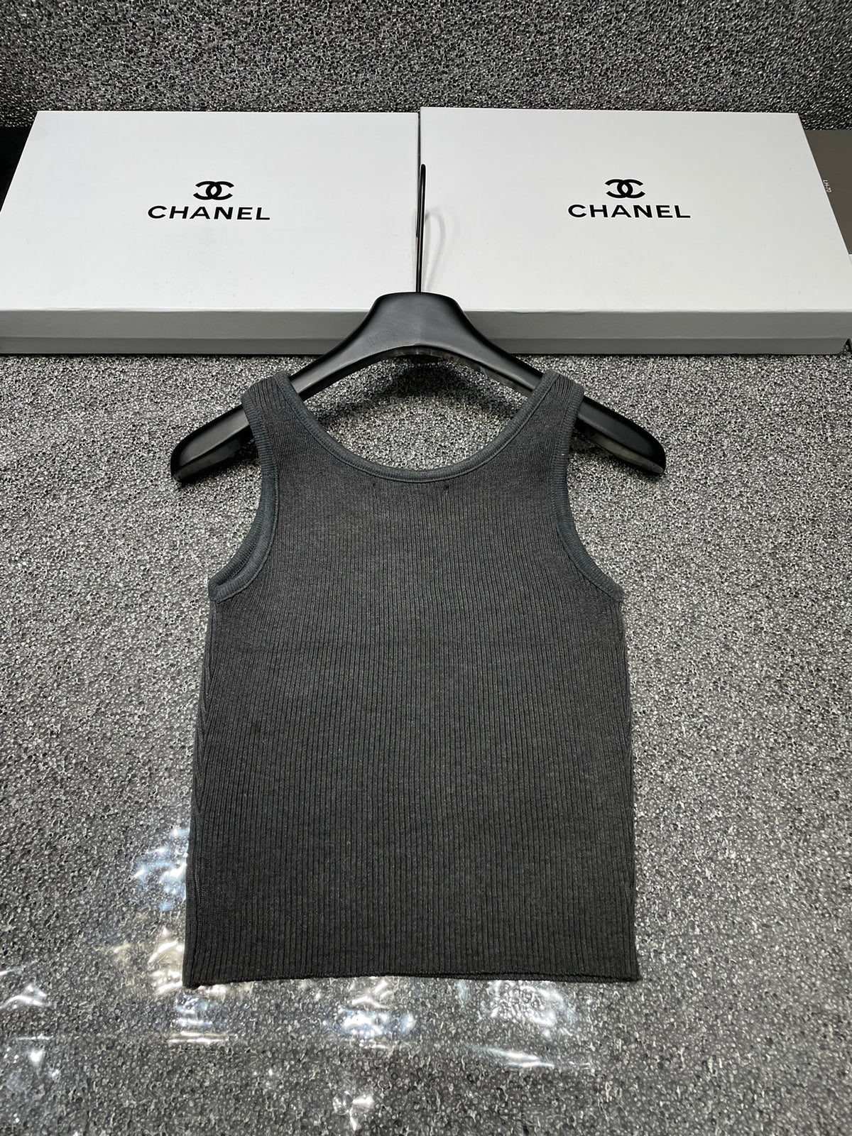 Summer new simple hot stamped letter knitted vest 0724042301