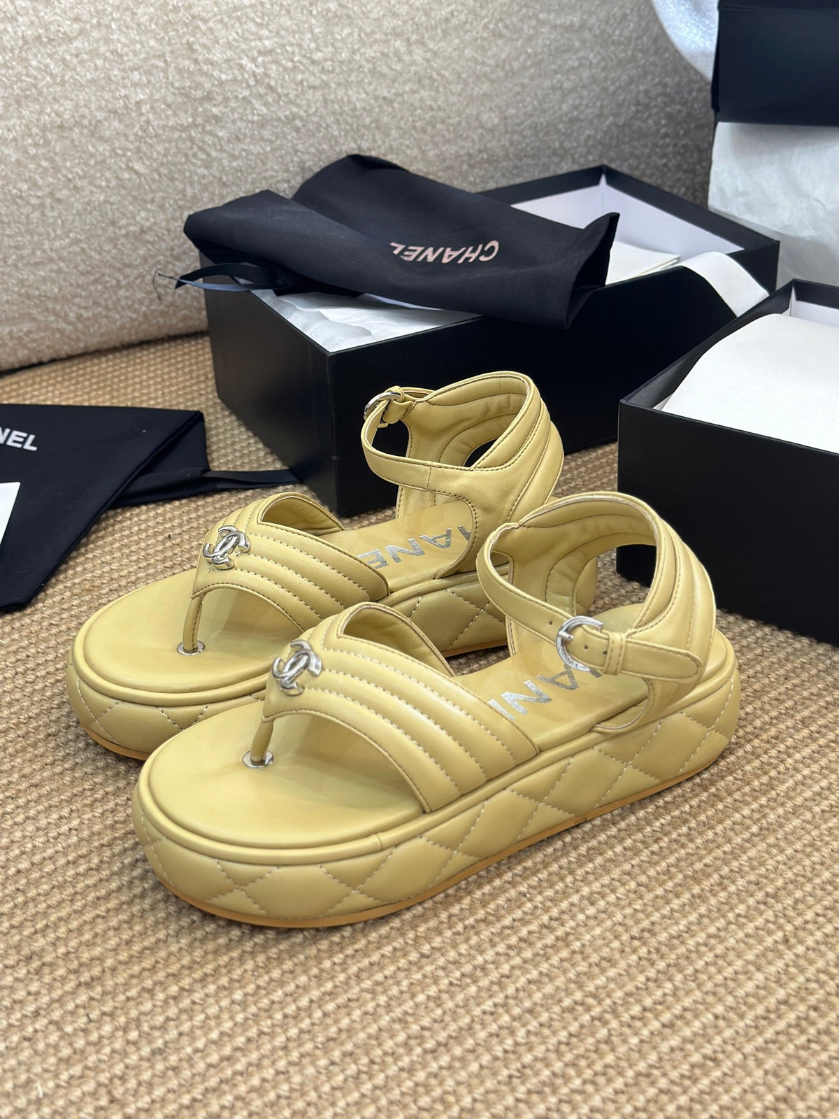 fashion diamond thick-soled sandals 0725050802
