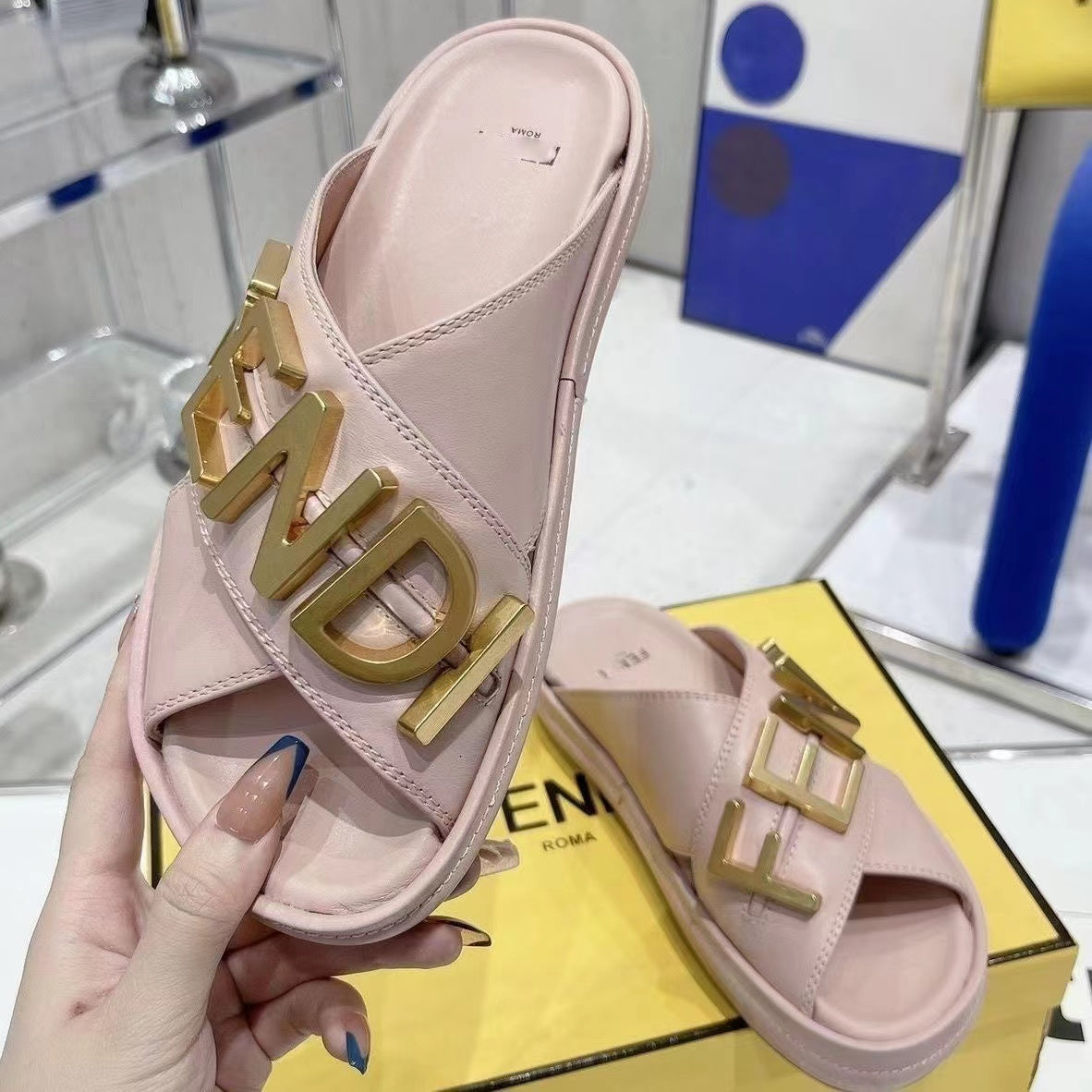 NEW TOP METAL BUCKLE BEACHSANDALS RETRO PLATFORMSANDALS AND SLIPPERS CLASSICSPORTS SLIPPERS