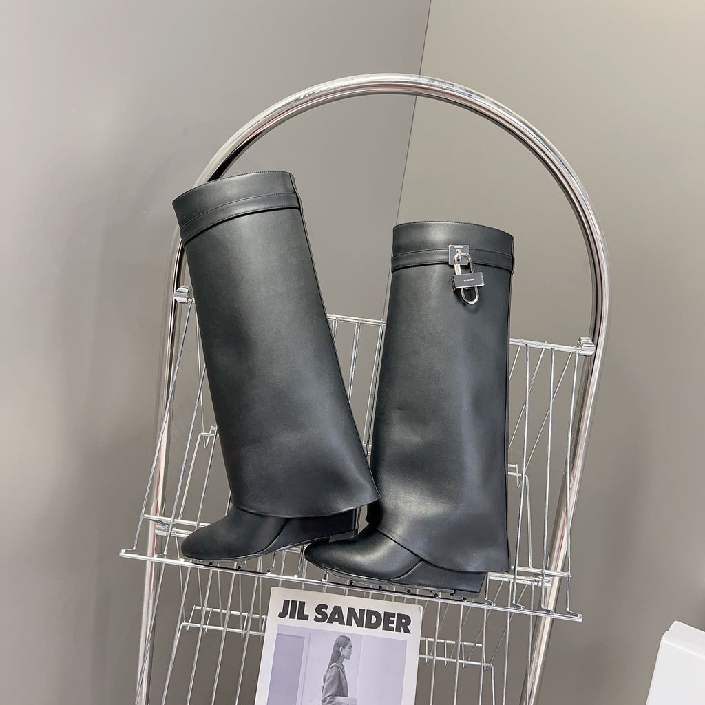 New fashion metal buckle boots leather boots(41/42 need to be customized)