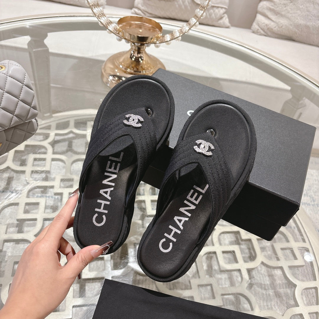 New thick-soled casual slippers 1025031219