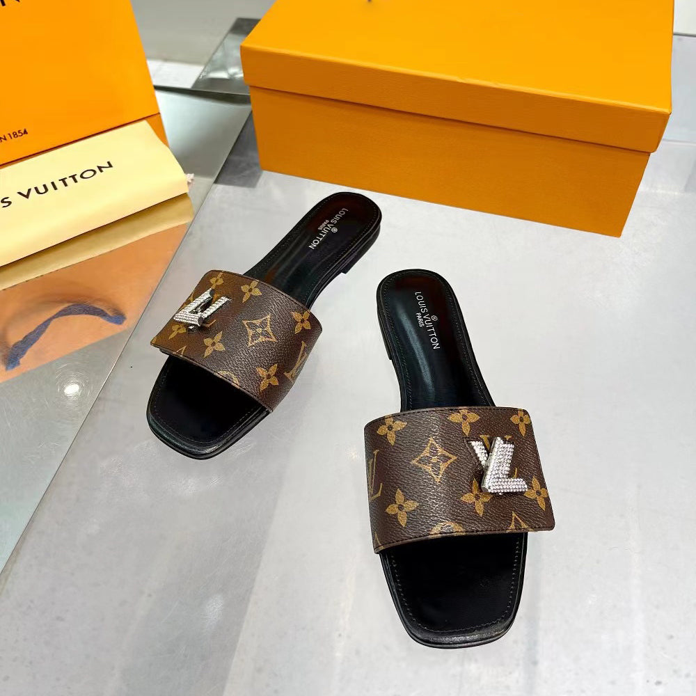 brown printed slippers 03212
