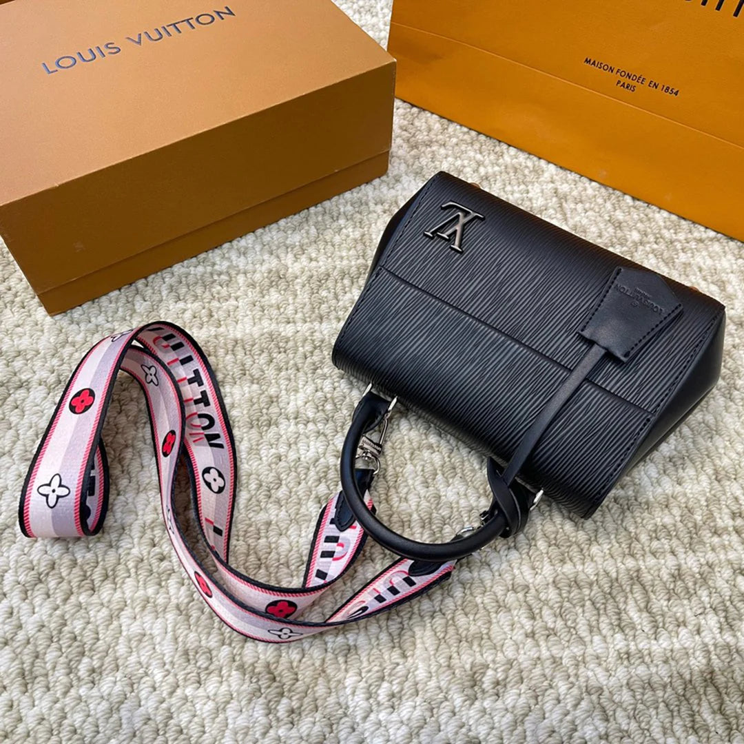 New fashionable versatile crossbody bag 1024020707