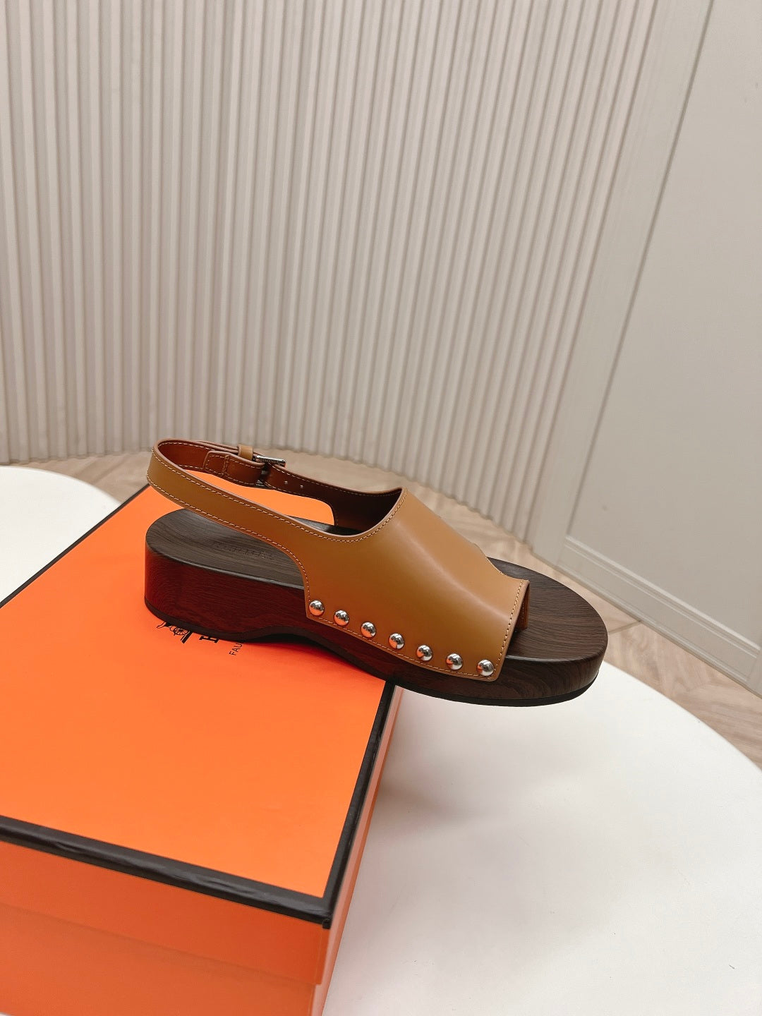 H new stylish summer sandals 0725040811