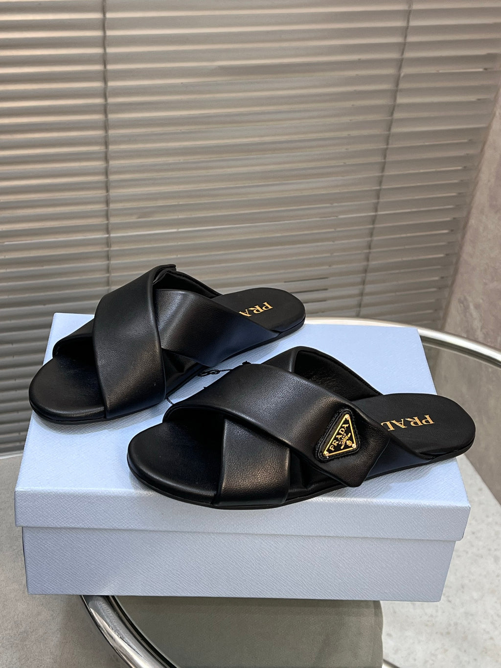 P Spring and Summer new crossover slippers 0725061618