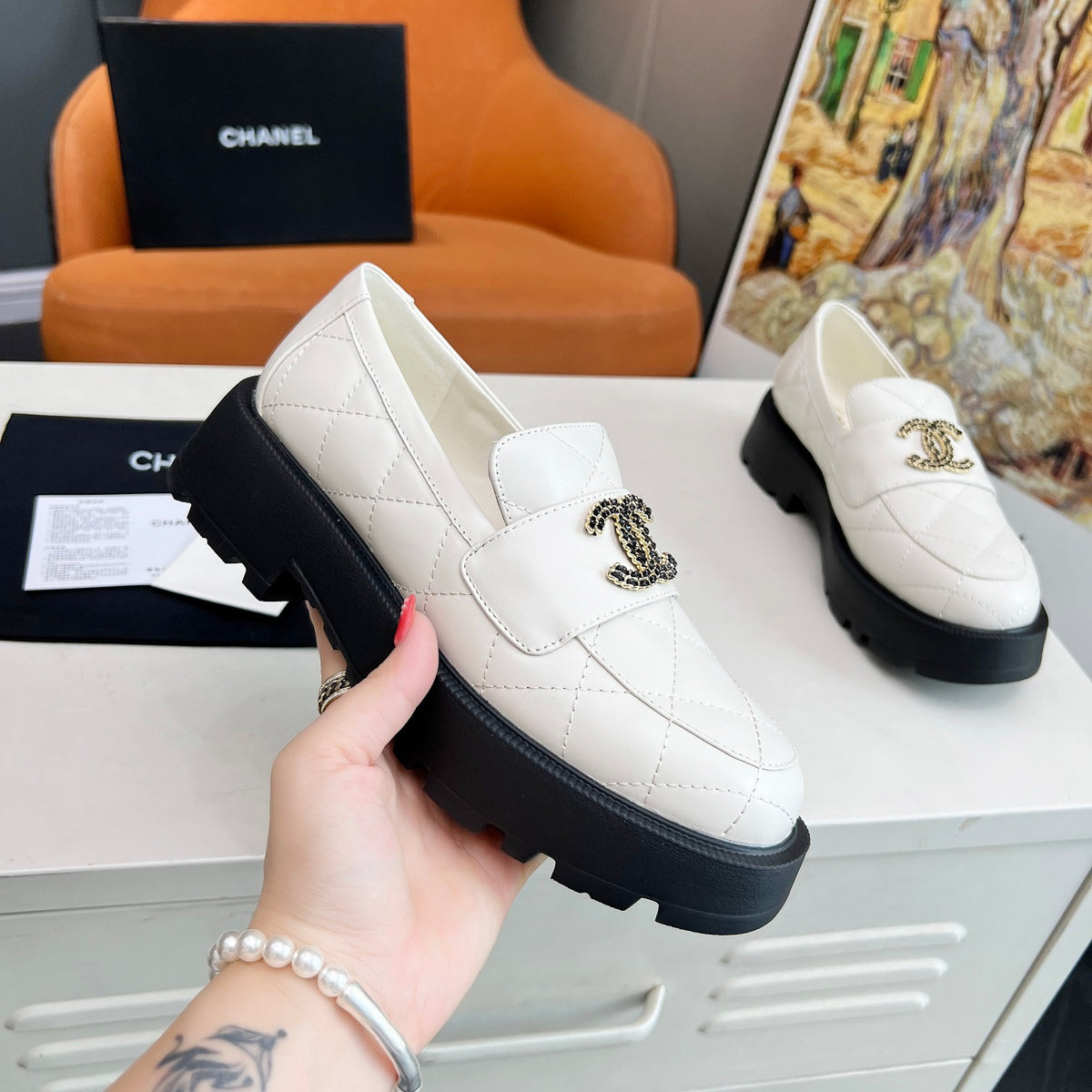 CH Thick-soled Retro Fashion Women's Shoes fb04240909029