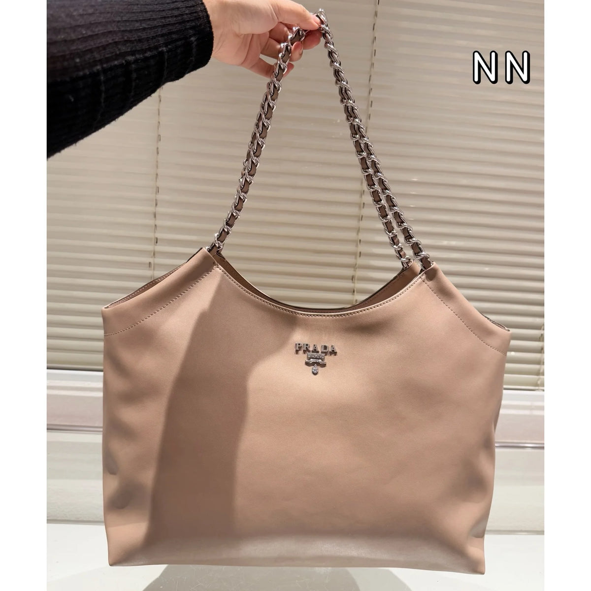 New fashionable and versatile tote bag 1025021306