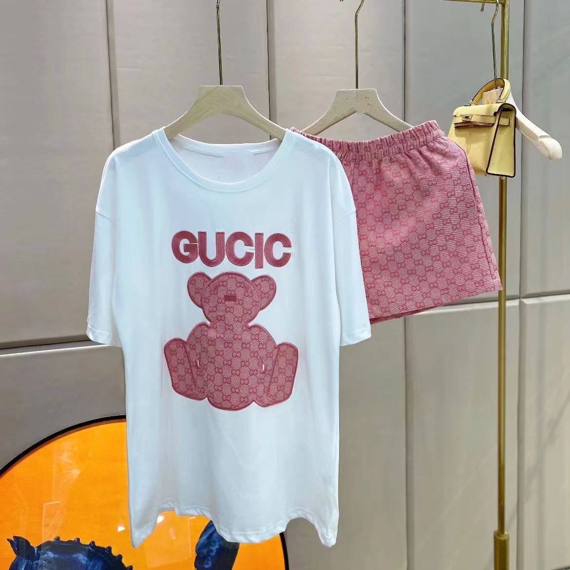 23 new classic round neck T shirt and short pants 2 piece set