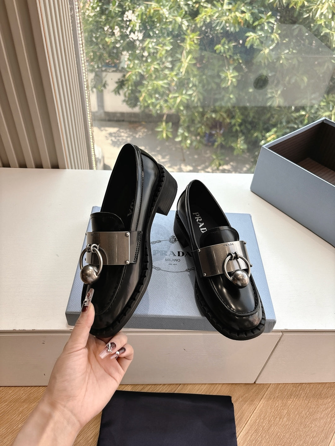 P's new retro one-leed loafers 0725061619