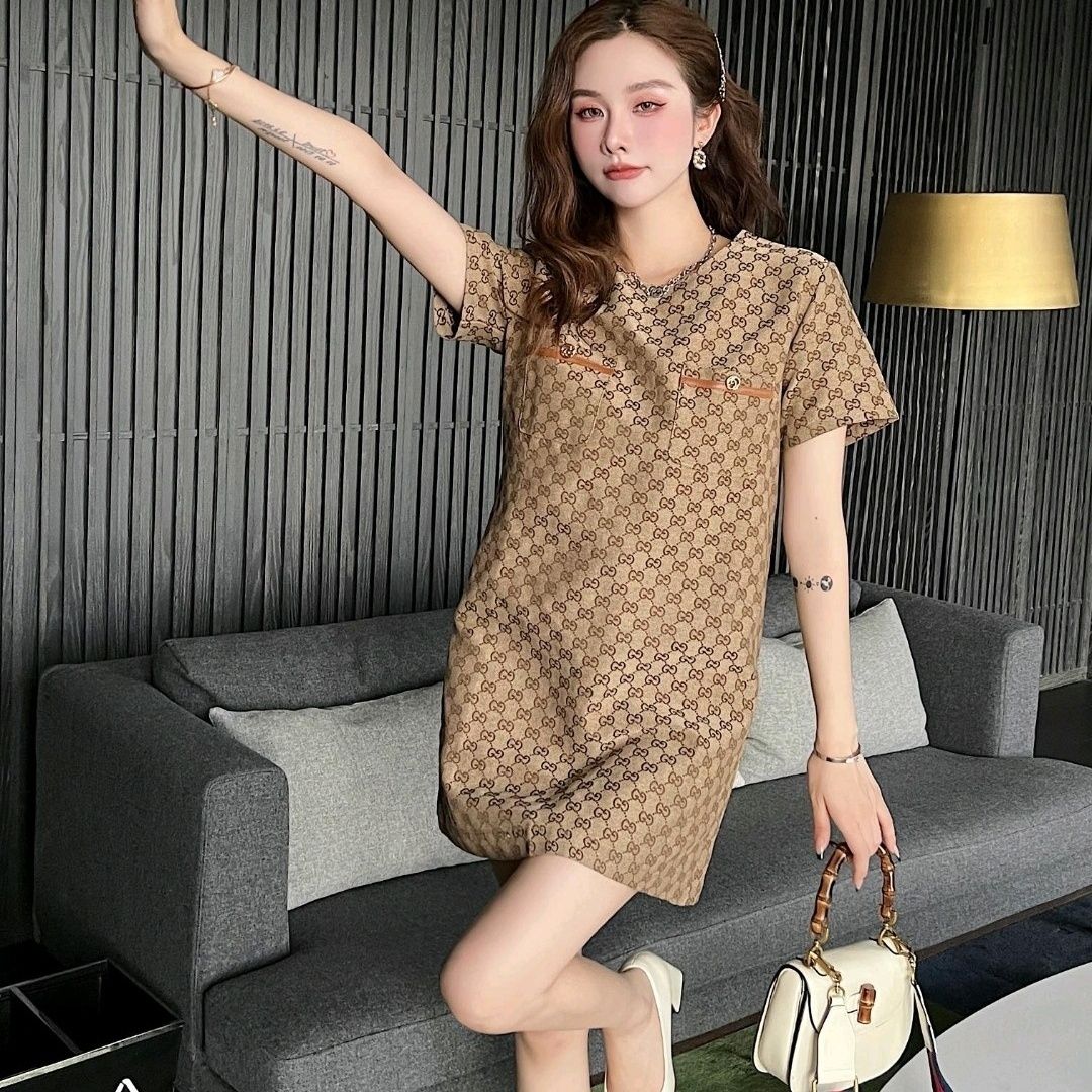 High-quality women's clothing 2023 spring and summer new heavy industry fashion slim button pocket embellished with zipper on the back of the dress
