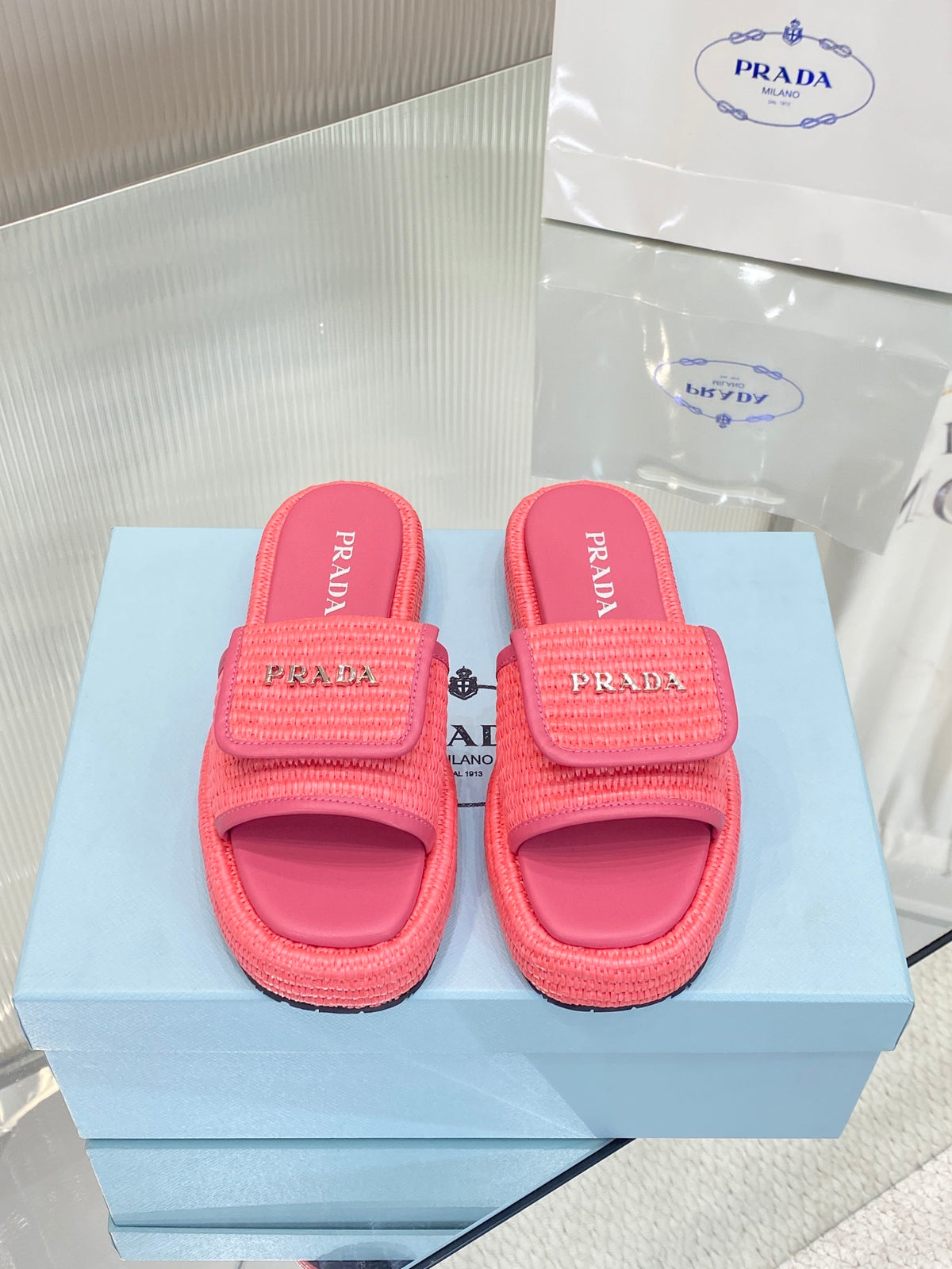 P raffia woven slippers 0724041702