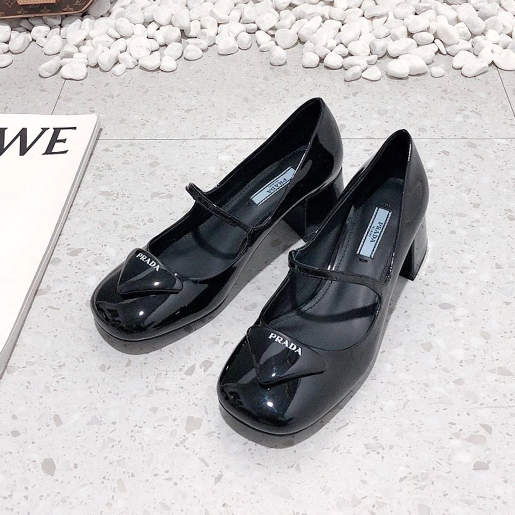 New Fashionable and Versatile Women's Shoes 1024011925