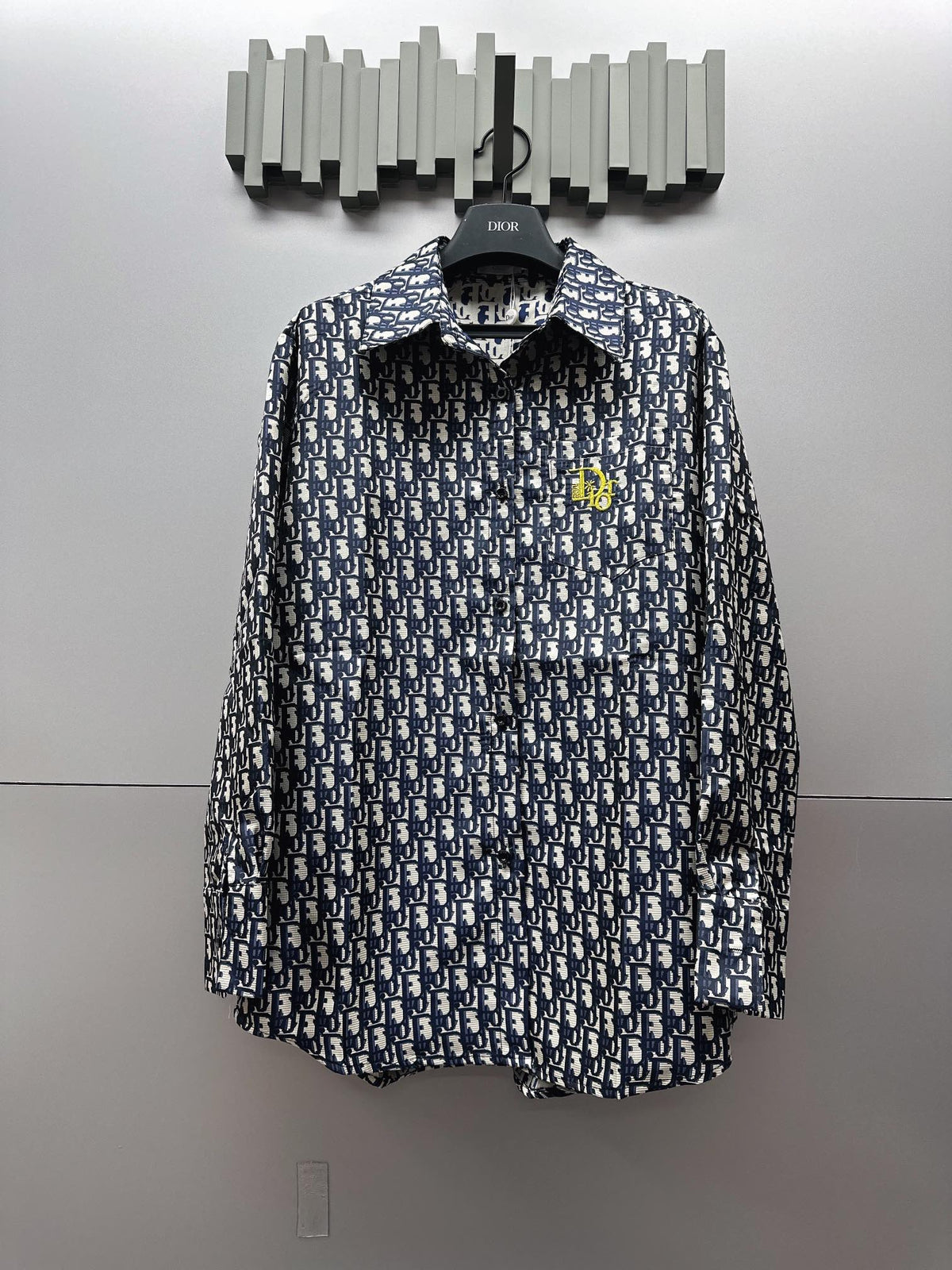 Versatile fashionable lapel shirt MM10041342
