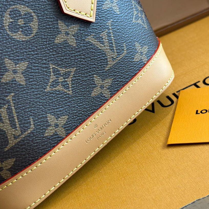L Alma Shell Bag 1824071601