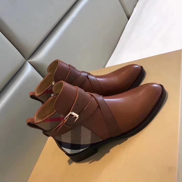 New Fashionable and Versatile Women's Boots 1025102807