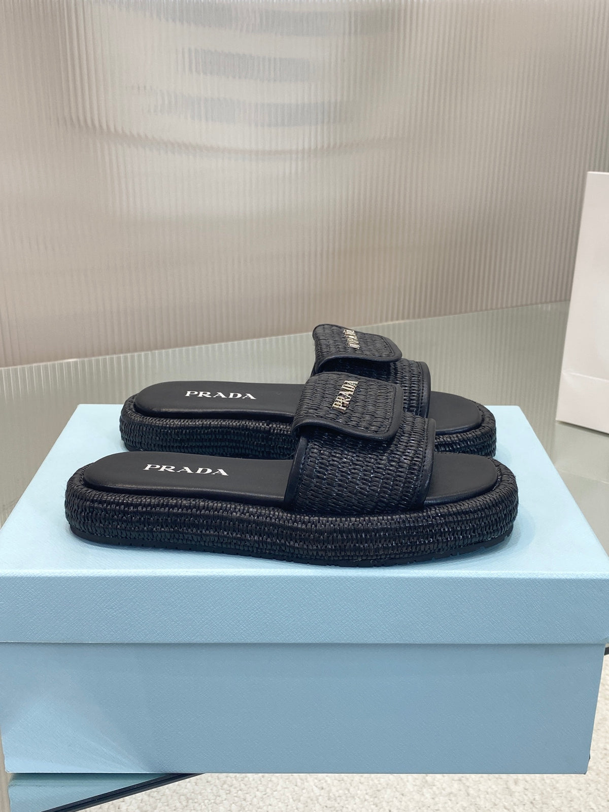 P raffia woven slippers 0724041702